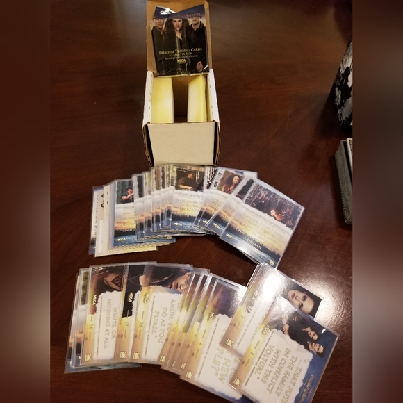 Twilight Breaking Dawn Part 1 Trading Cards - Picture 11 of 14